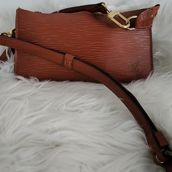 LV Epi Pochette Acessoires AUTHENTIC - Picture 3 of 7